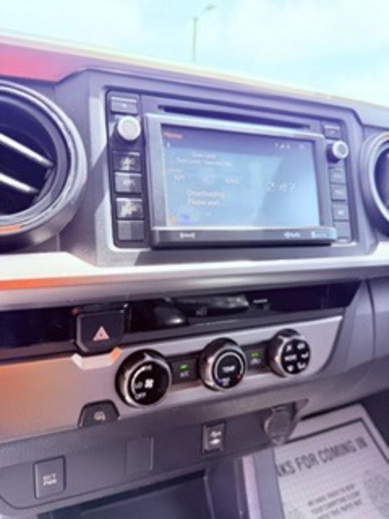 2017 Toyota Tacoma SR5 - Photo 17