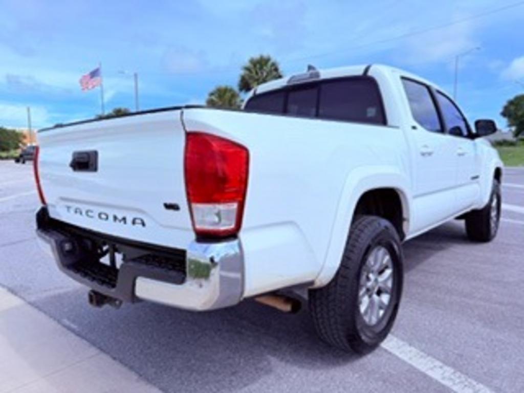 2017 Toyota Tacoma SR5 - Photo 7