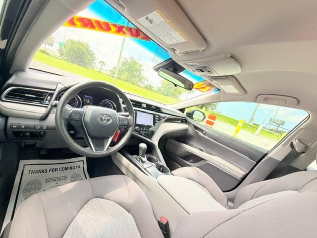 2020 Toyota Camry LE - Photo 13