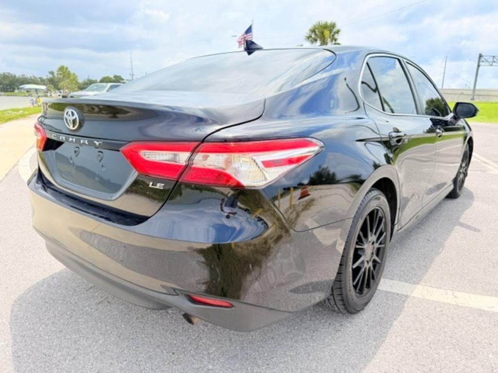 2020 Toyota Camry LE - Photo 8